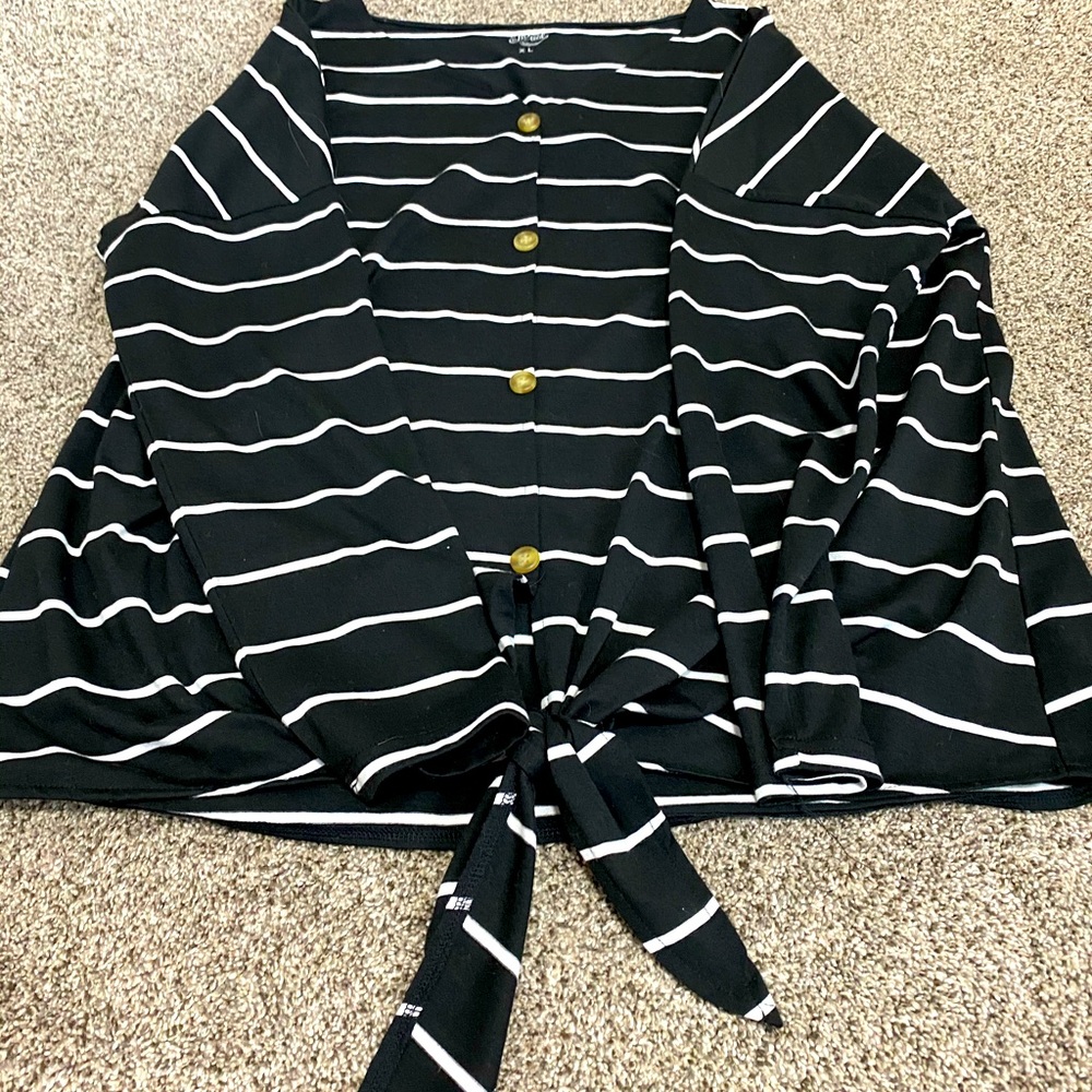 Striped shirt with tie front and buttons